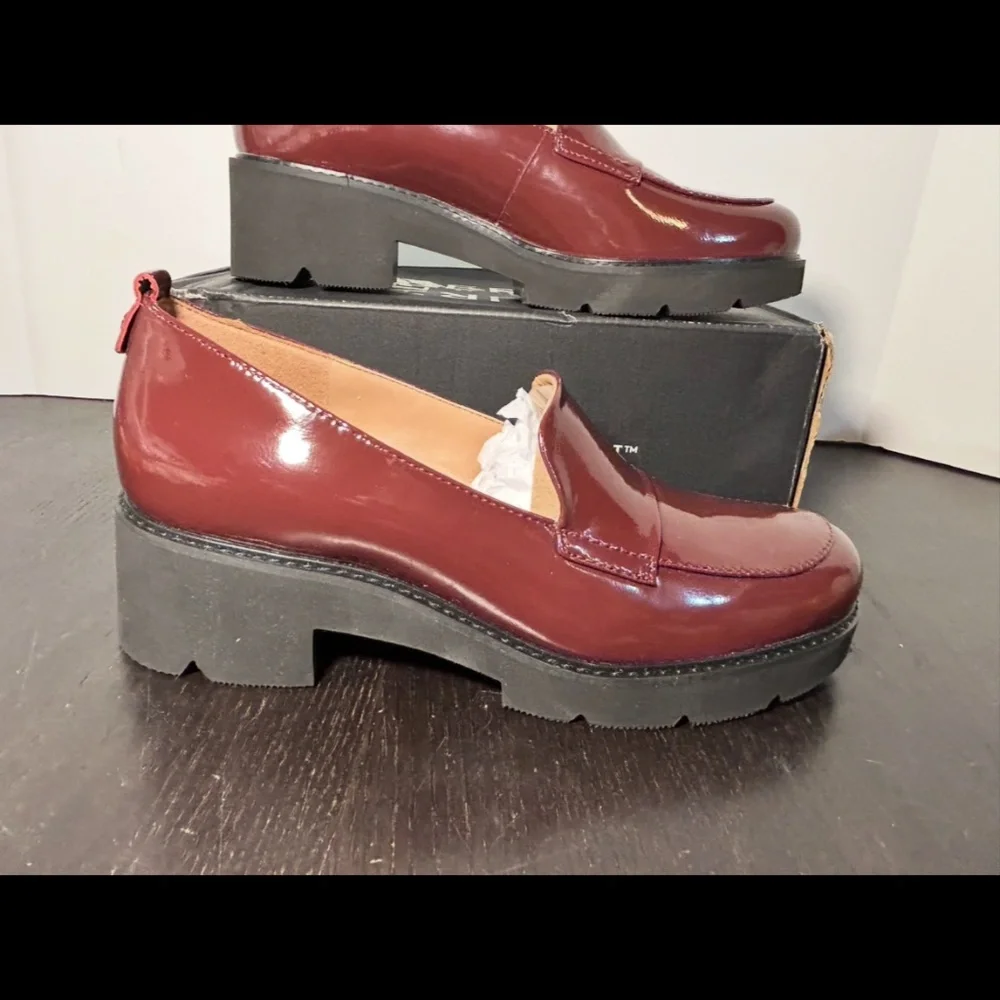 Naturalizer Darry Lug Sole Patent Leather Loafers Shoes Cab Sav Red Size 8.5M